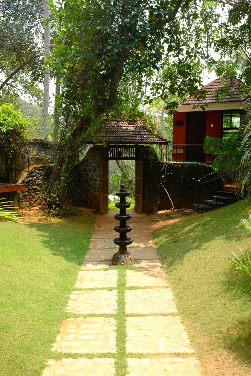 Entrance with the shakra tower